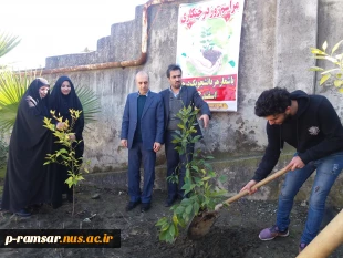 کاشت درخت در محوطه آموزشکده با حضور ریاست ، کارکنان ، اساتید و دانشجویان به مناسبت روز درختکاری 2